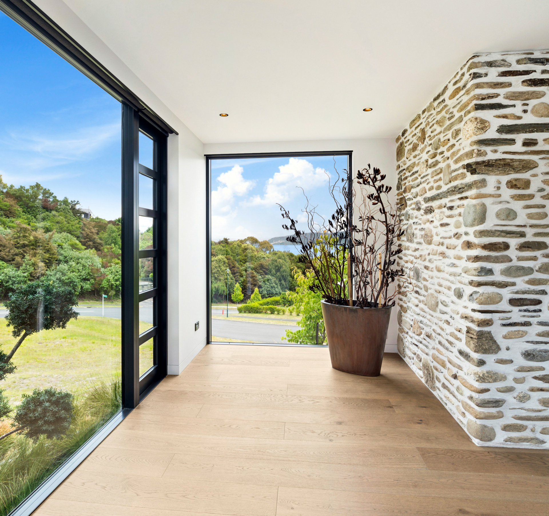 091_Open2view_ID601912-4_Kittyhawk